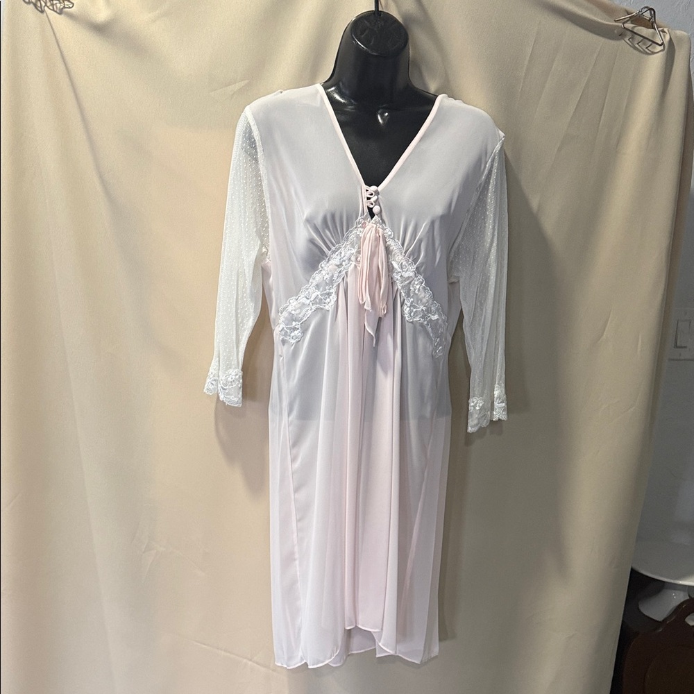 Vintage Sheer Lace Peignoir Trim Neglige in Soft Pink